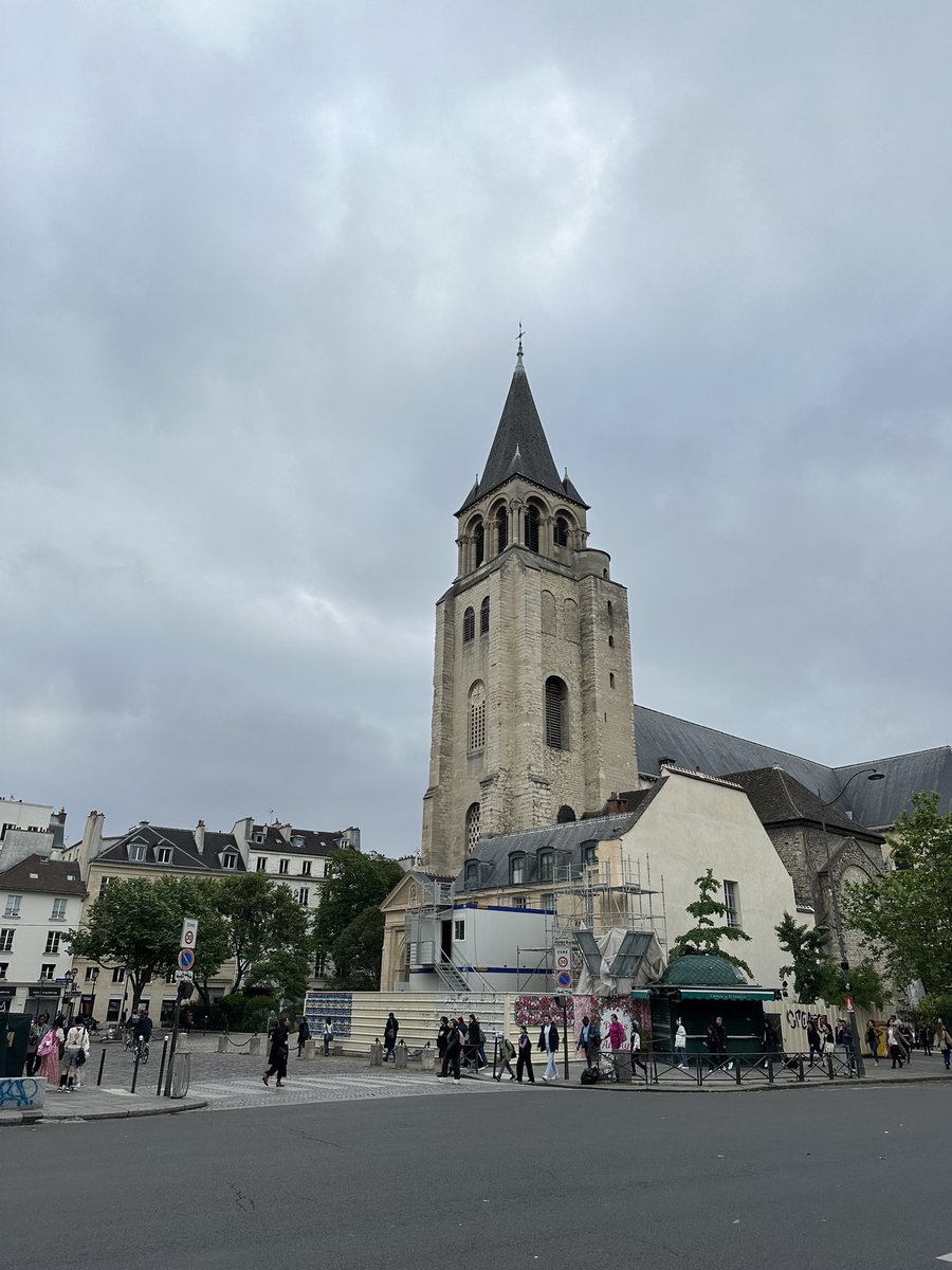 Saint-Germain-des-près is a monument of French medieval pre-gothic architecture, you can easily notice it by this monumental tour. In gothic all facades were wider and constructed in 3 vertical parts (usually with 2 towers)

 #medievalmonday
