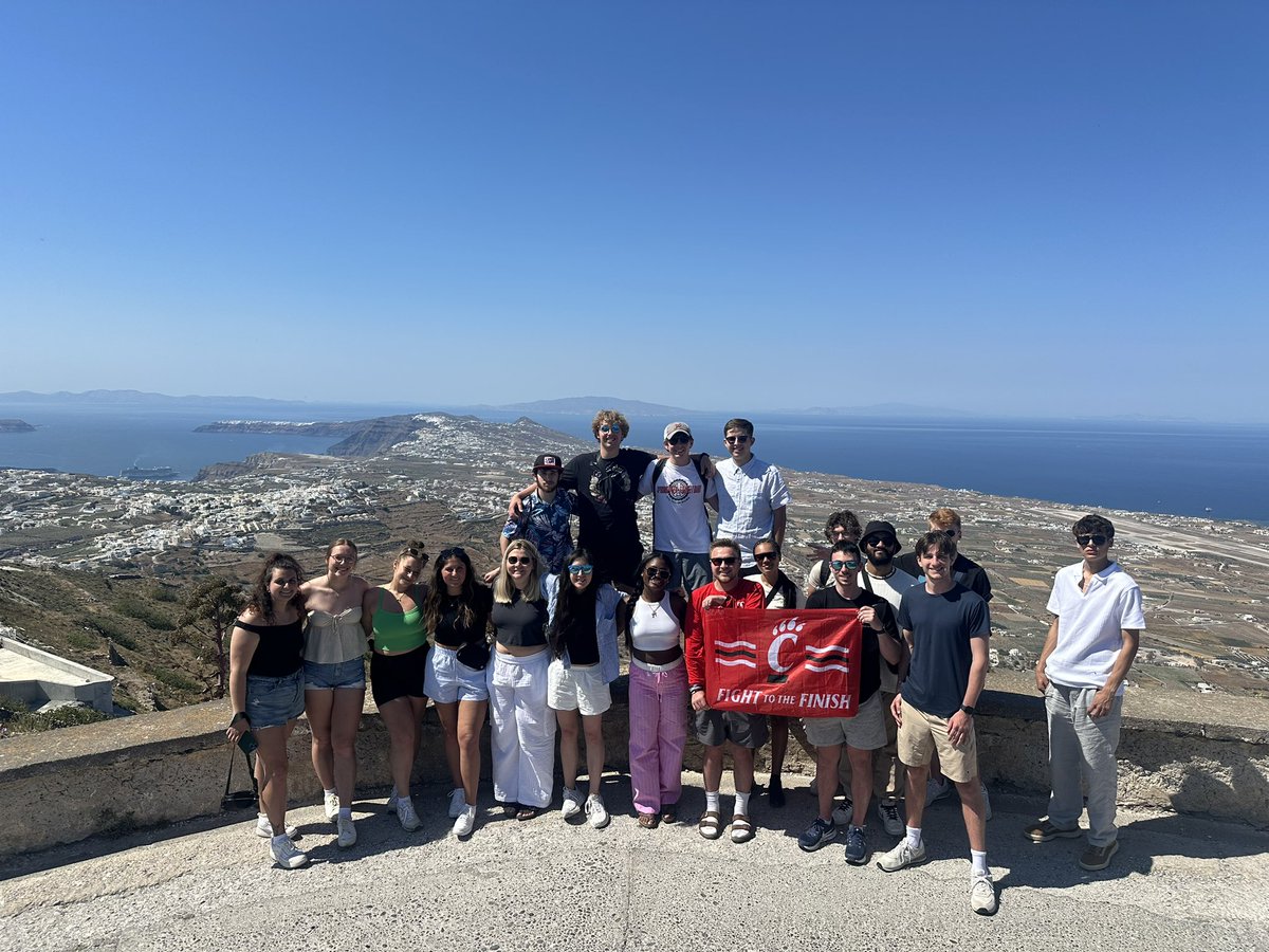 UC_SPAD's tweet photo. #UCSPADstudyabroad spending #513day in Santorini, Greece. https://t.co/JSCDEjSTgG
