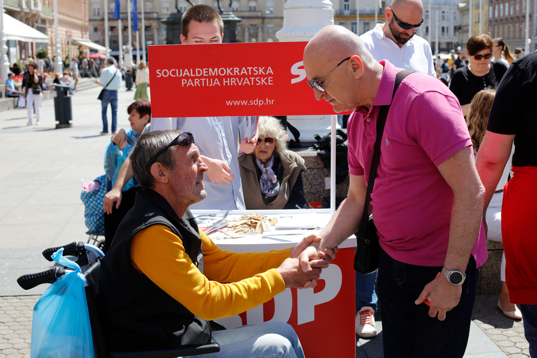 Važno je u Europskom parlamentu imati ljude koji će se boriti za interese Hrvatske i njenih građana. Mi smo ti borci. Želimo Europsku uniju ekonomske jednakosti, sigurnosti i ravnopravnosti, koja jamči jednake uvjete života za sve – bez obzira tko smo i odakle smo! #politikahr