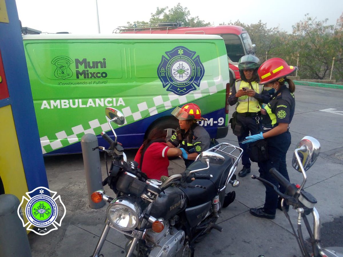 BomberosM_Mixco's tweet photo. #INFORMACION2024 |
#BOMBEROSMUNIMIXCO
#DERRAPADA
Km. 21 Ruta a Ciudad Quetzal, San Juan Sac.
Femina de 22 años, se accidenta al conducir su motocicleta, los @BomberosM_Mixco llegan al lugar, le asisten y trasladan a un centro asistencial https://t.co/IdALoLI6cy