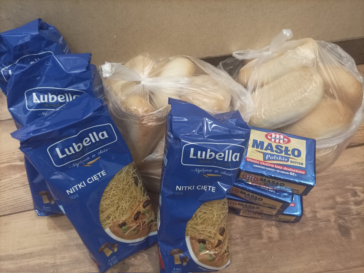 uwaga482ukraina's tweet photo. Dzisiaj dostałem z laboratorium potwierdzenie zleceń oraz wstępną datę realizacji  badań  poniższych produktów. Przypominam, że makaron i bułki zostaną zbadane pod względem zawartości glifosatu, jak również olej beskidzki który ostatnio nie był przebadany pod względem zawartości tego pestycydu.
Masło - wyniki dopiero 4 czerwca
Bułki z Biedronki - wyniki 23 maja
Makaron Lubella - wyniki 22 maja.
Nie dostałem jeszcze potwierdzenia zlecenia dot. oleju beskidzkiego.

Jeżeli podoba Ci się to co robię to możesz postawić mi symboliczną kawę 🙂☕. Dziękuję https://t.co/0yXglYl3kl