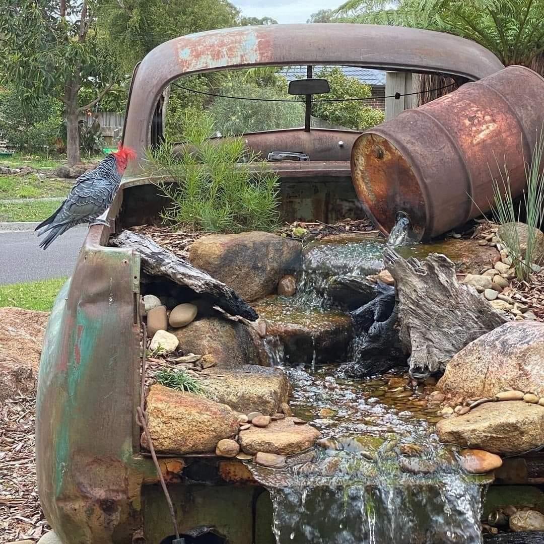 Redneck water feature

#PUTTHATINYOURPIPE
@PATUNLEASHED
@KEITHMALINAK @JEFFYJFR