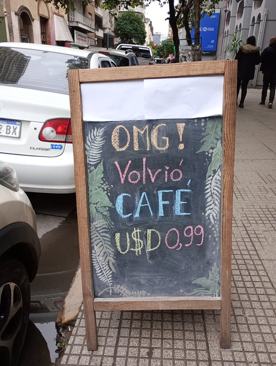 AlvaroMejuto's tweet photo. 🚨 CAFÉ EN DÓLARES 

Un local de San Martín al 100 decidió ofrecer su café en dólares a modo de promoción. https://t.co/DmeEeM1RdS