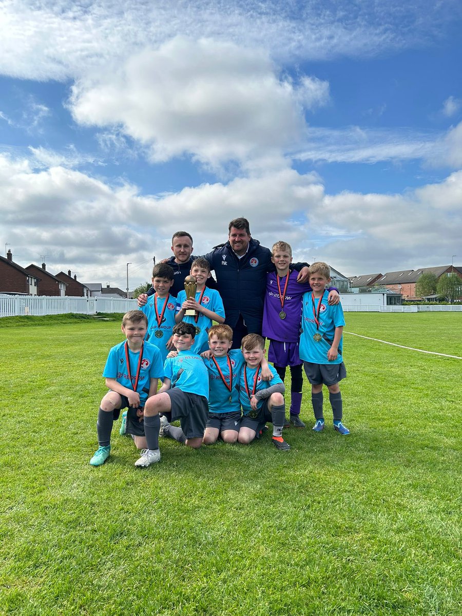 vmfc_'s tweet image. Vauxhall Cavaliers U8’s managed by Rhys Foster &amp;amp; Paul McDonnell. 

Gold cup winners &amp;amp; top cup winners 🏆

2 out of 2 wins for them so far with a busy summer of tournaments approaching including the flamingo land tournament ⚪️🔵

Proudly sponsored by Redrow.