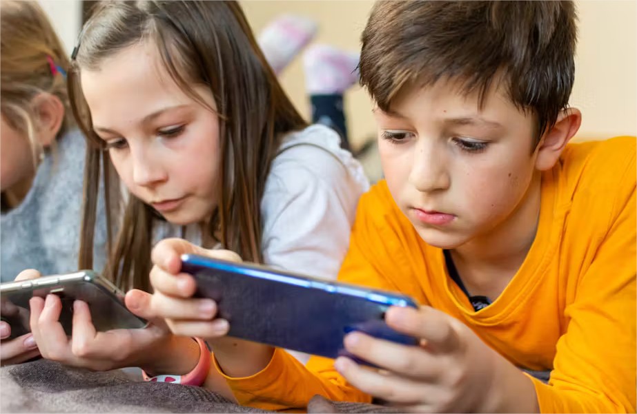 « Interdire les écrans » ou « éduquer au numérique » : l’insoutenable alternative - Une interview d'A. Cordier suite à la publication du rapport de la "Commission Écrans".
tinyurl.com/2bf49fzg