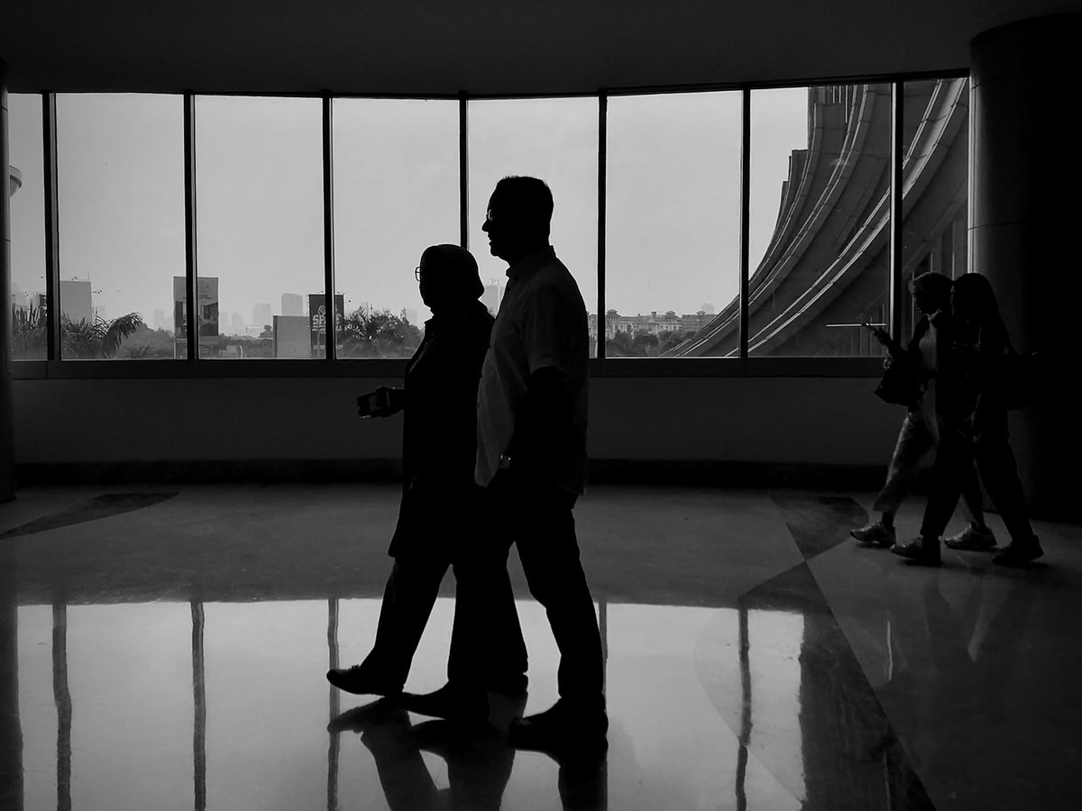 Menikmati waktu berdua
#AniesPanutanku #tetapmenyala #abah