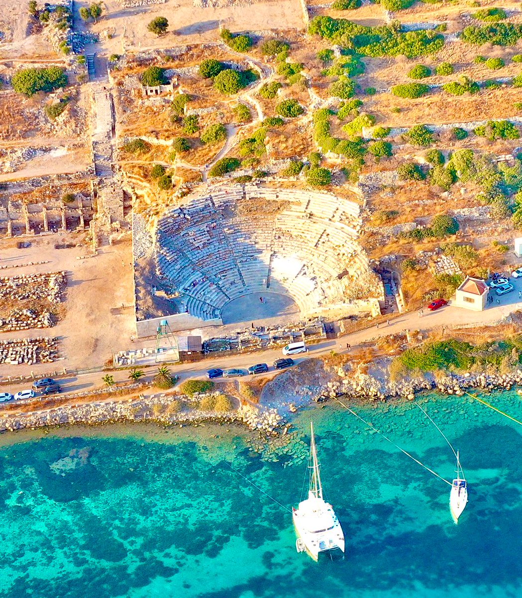 Karya Dönemi’ne ait antik bir yerleşim yeri olan “Knidos Antik Kenti Tiyatrosu”. 🏛️Datça, Muğla.