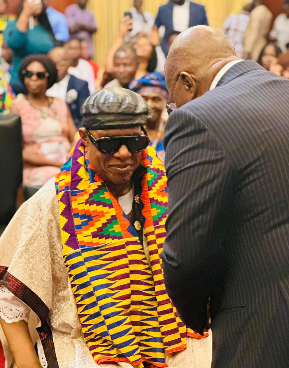 Yo <a href="/Nas/">Nasir Jones</a>  and <a href="/DaveChappelle/">David Chappelle</a>  the President of Ghana conferred citizenship on Steve Wonder today , when are you getting yours 🤓