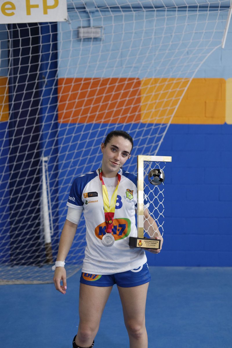 I el temps ha anat passant… i aquella nena petita que va començar a jugar fa 12 anys ha crescut recorrent totes les categories del club fins a arribar a tancar una etapa meravellosa podent dir amb el cap ben alt que és subcampiona d’Espanya🥈Un orgull haver-te pogut acompanyar💙