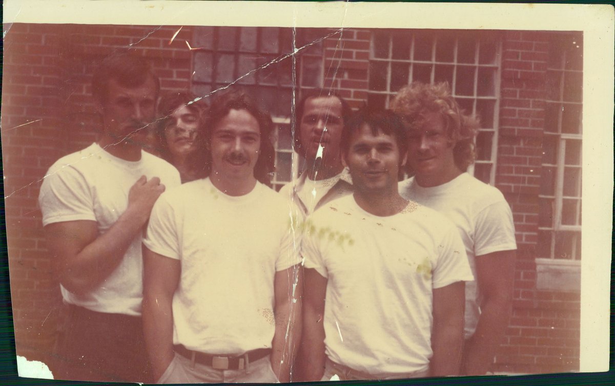 help some young artists launching their careers with a fascinating documentary by tossing a few bucks to my friend Jodi and her crew here:

seedandspark.com/fund/the-green…