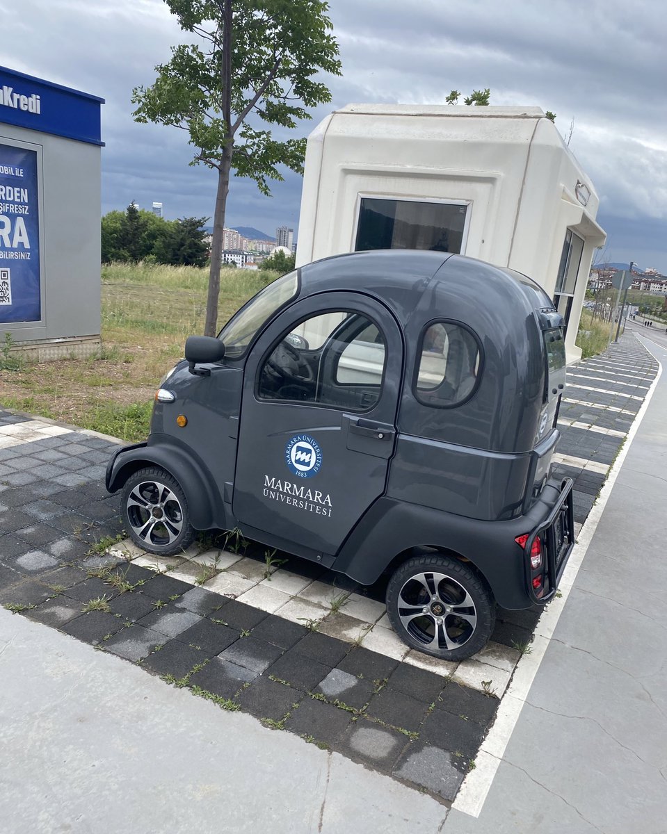 arabada bluetooth’um yok ama kızlar
arabanın kusuruna bakmayın kızlar