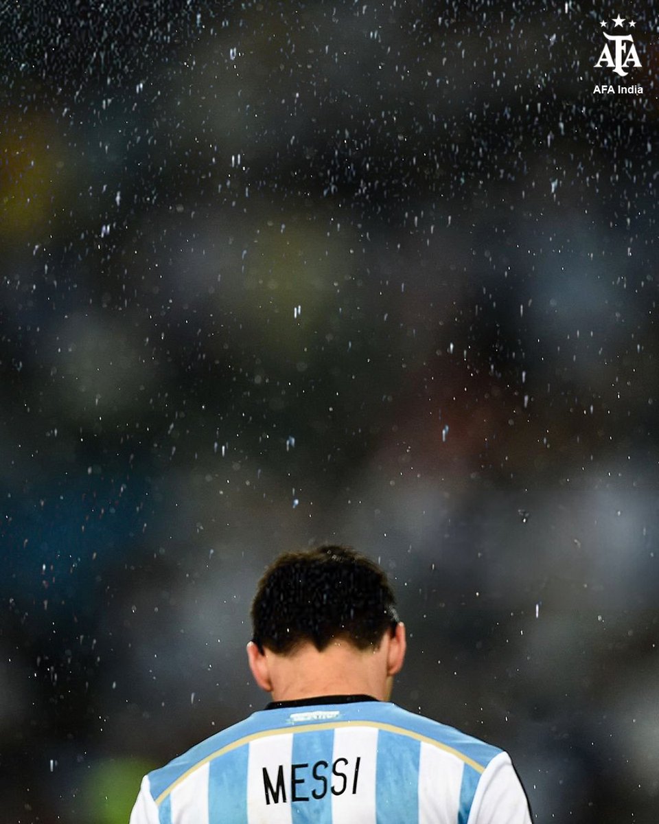 Name something better than playing football in the rain. We’ll wait. 😍🤌 #Mumbai