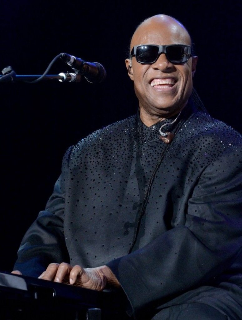 Happy Birthday, Stevie Wonder! 🎶
What's your favorite Stevie Wonder tune? 🎶🎹🎶
Born in Saginaw, Michigan, on May 13, 1950, Little Stevie Wonder was signed by Motown's Tamla label at 11 years old. By age 13, he had his 1st number one Billboard Hot 100 hit with 'Fingertips,'…