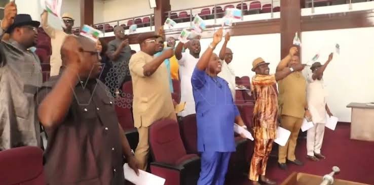 25 Rivers’ Lawmakers Who Defected To APC Not Properly Advised; They Have Lost Their Seats, Says Falana | Sahara Reporters bit.ly/44Je2fl