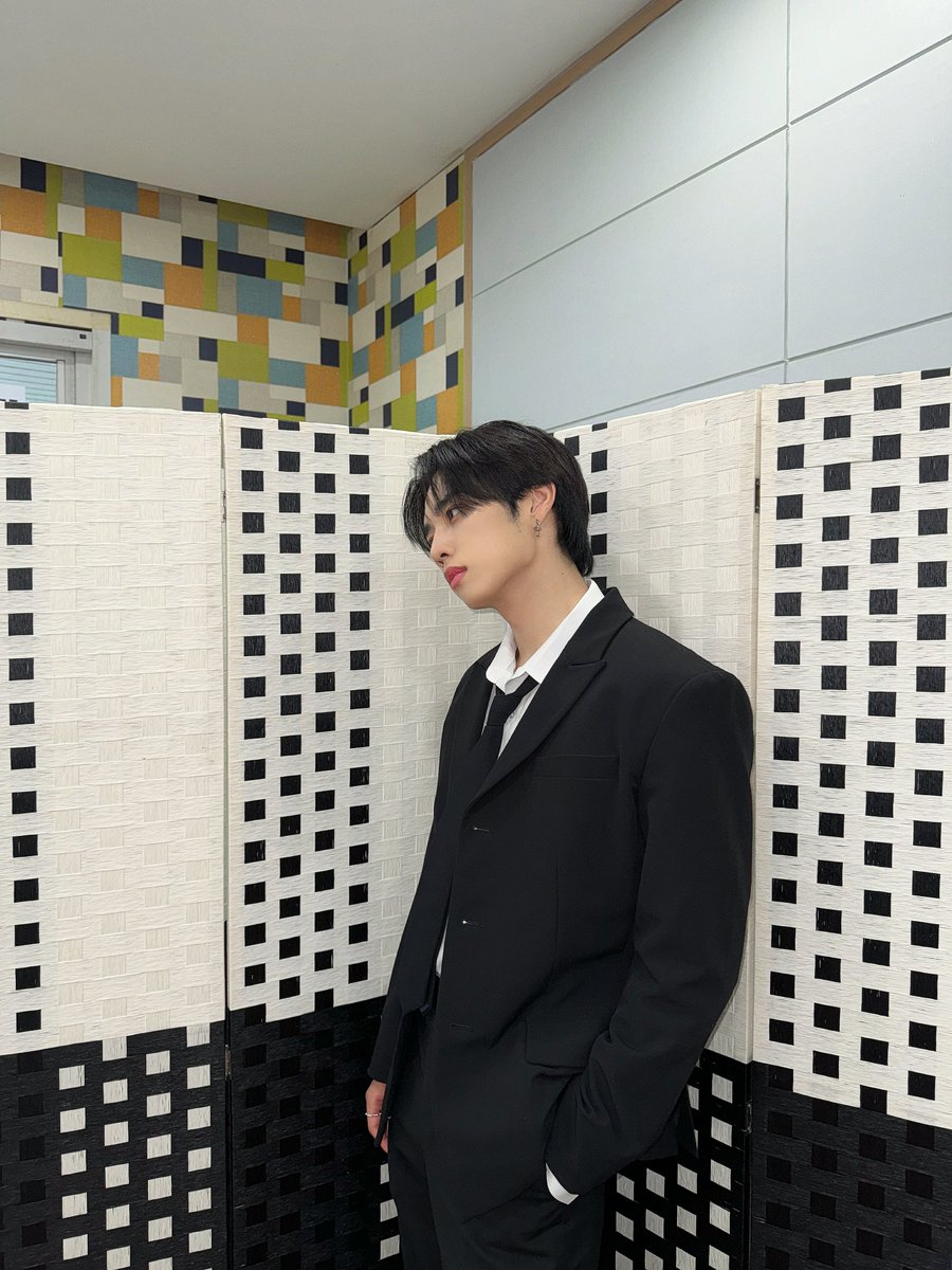 IST_THEBOYZ's tweet photo. [📸] 더보이즈 선우 하입보이스카웃 완료🌹 너숨찐 (너구리인 걸 숨길 수 없는 진짜) 선우와 5회도 본방사수 완료✨ 다음 주도 기대해 주세요😉

#THEBOYZ #더보이즈
#SUNWOO #선우 https://t.co/xgW9iAiEVA