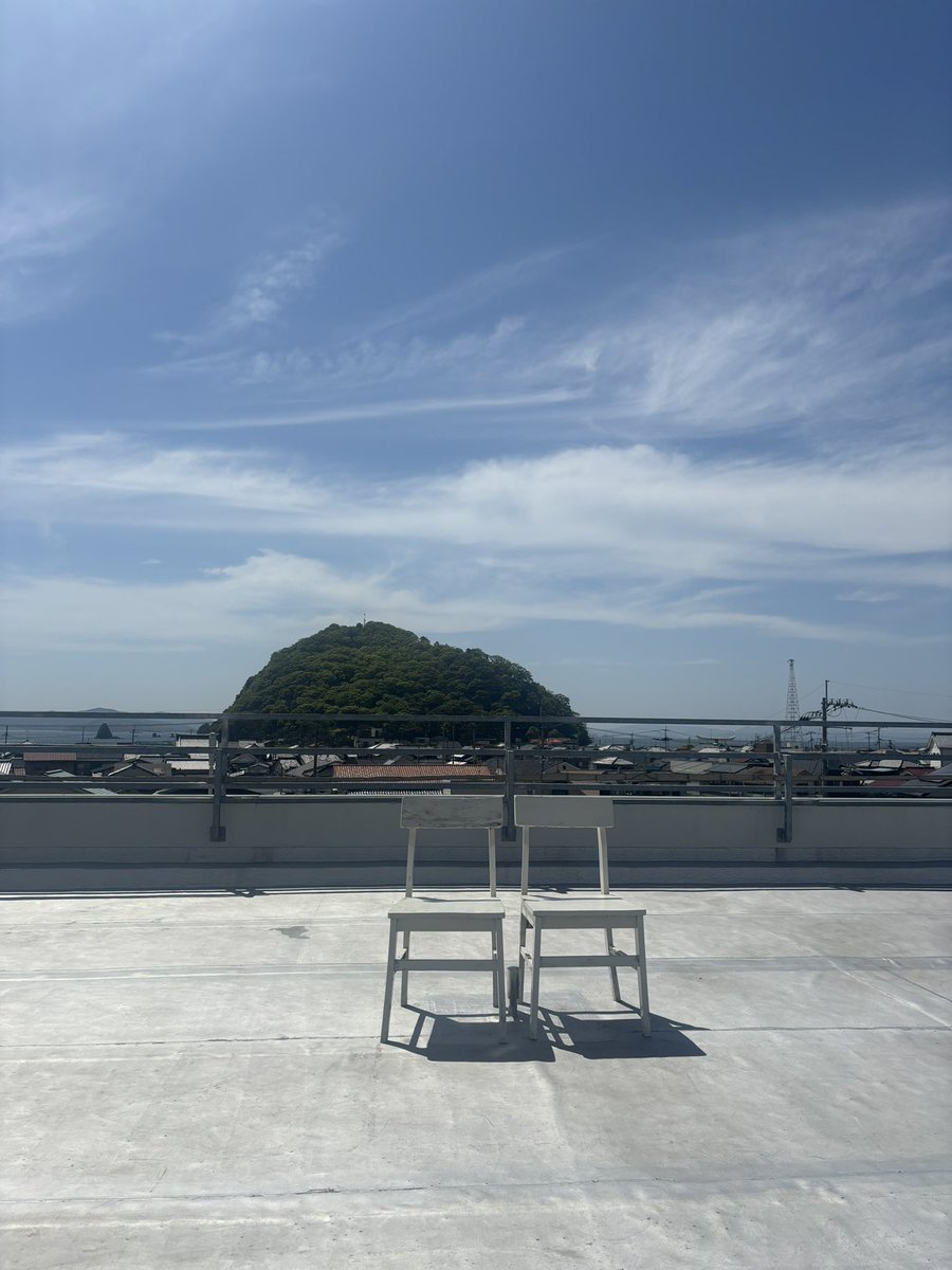 0112Zzz's tweet photo. 北条の中で圧倒的に好きなのはエキノネキさん。
珈琲美味しいし、落ち着くし、景色も良い。 https://t.co/MqU9SwCsTV