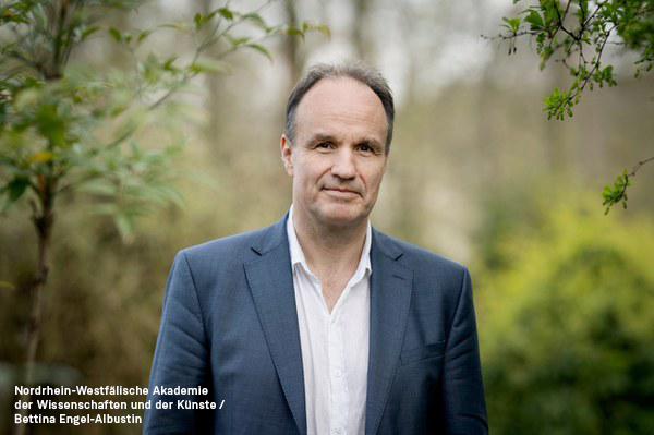 Forschungszentrum Jülich | @fzj@social.fz-juelich (@fz_juelich) on Twitter photo Eine besondere Ehrung: Prof. Wulf Amelung wurde in die Nordrhein-Westfälische Akademie der Wissenschaften und der Künste aufgenommen. Amelung ist seit 2011 Direktor des Jülicher Instituts für #Agrosphäre, seit 2004 lehrt er Bodenkunde an der <a href="/UniBonn/">Rheinische Friedrich-Wilhelms-Universität Bonn</a>. fz-juelich.de/de/aktuelles/n… Eine besondere Ehrung: Prof. Wulf Amelung wurde in die Nordrhein-Westfälische Akademie der Wissenschaften und der Künste aufgenommen. Amelung ist seit 2011 Direktor des Jülicher Instituts für #Agrosphäre, seit 2004 lehrt er Bodenkunde an der <a href="/UniBonn/">Rheinische Friedrich-Wilhelms-Universität Bonn</a>. fz-juelich.de/de/aktuelles/n…