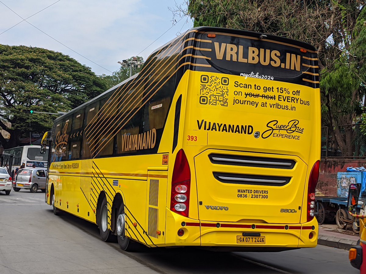 Finally got to capture @vrlbus 9600 today!
Amazing livery man, unbelievable!!♥️😍

Route: Bengaluru - Mumbai
Fare: 1785 
Via: Tumakuru - Chitradurga - Hubballi - Dharwad - Belagavi - Sankeshwar - Nippani - Kolhapur - Karad - Satara - Pune