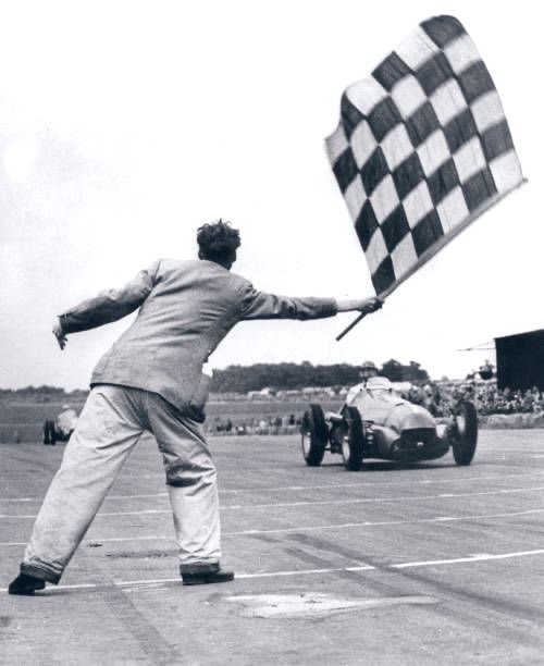 On this day the May 13th 1950, was organized the first ever Grand Prix of the Formula 1 Championship at Silverstone 🏁 Won by Nino Farina in his Alfetta 158 🏆 #f1 #Formula1