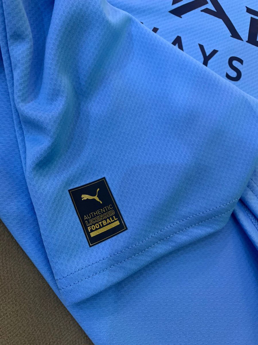 Rizkyobam's tweet photo. #jersey4sale #mancity
Manchester City Home 22/23
Treble Season 
BNWT
Size XXL (79x64cm)
Rare Shirt, Rare Size!
Rp 1.400k 

Ijin @jerseyforum 🙏🏻

contact 082110013650 for info https://t.co/5ROMWoGSU6