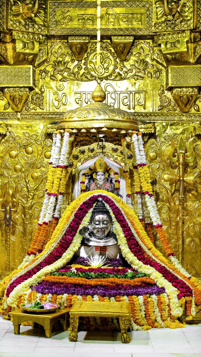 श्री सोमनाथ महादेव मंदिर,
प्रथम ज्योतिर्लिंग - गुजरात (सौराष्ट्र)
दिनांकः 13 मई 2024, वैशाख शुक्ल षष्ठी - सोमवार
सायं श्रृंगार
05242648
#mahadeva
#SomnathTempleOfficial