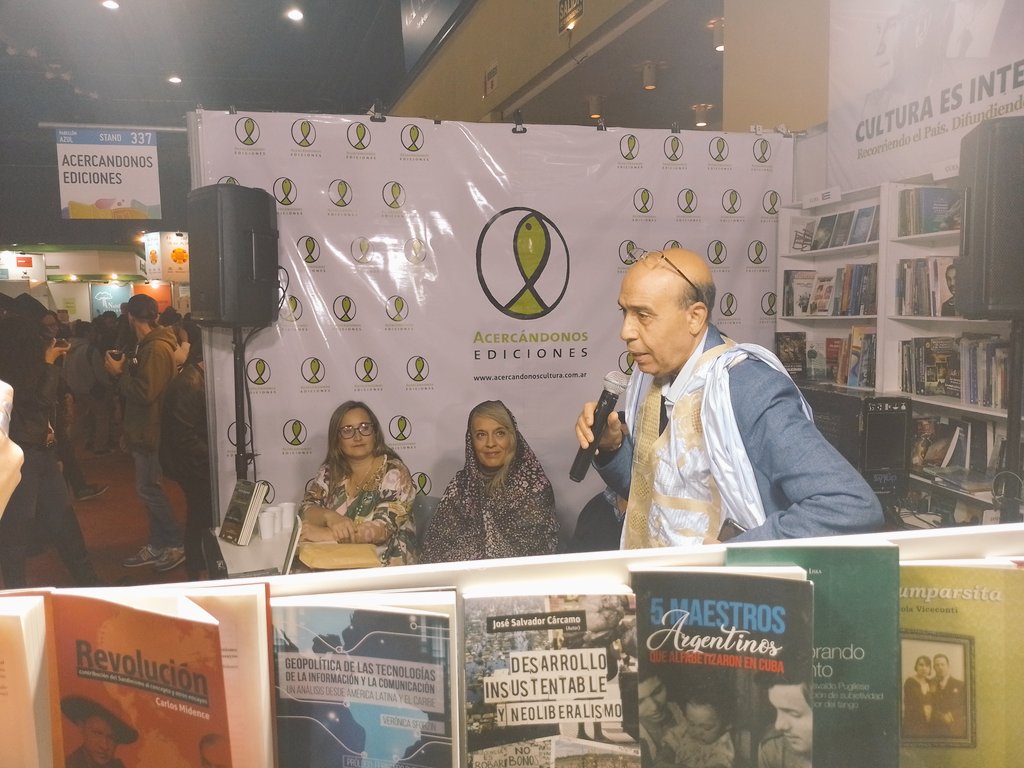 🇪🇭 Desde la Secretaría de Relaciones Internacionales de la CTA acompañamos este sábado la presentación de la antología cordobesa solidaria con el #SáharaOccidental en la Feria del Libro. La causa independentista del pueblo saharaui es nuestra causa.