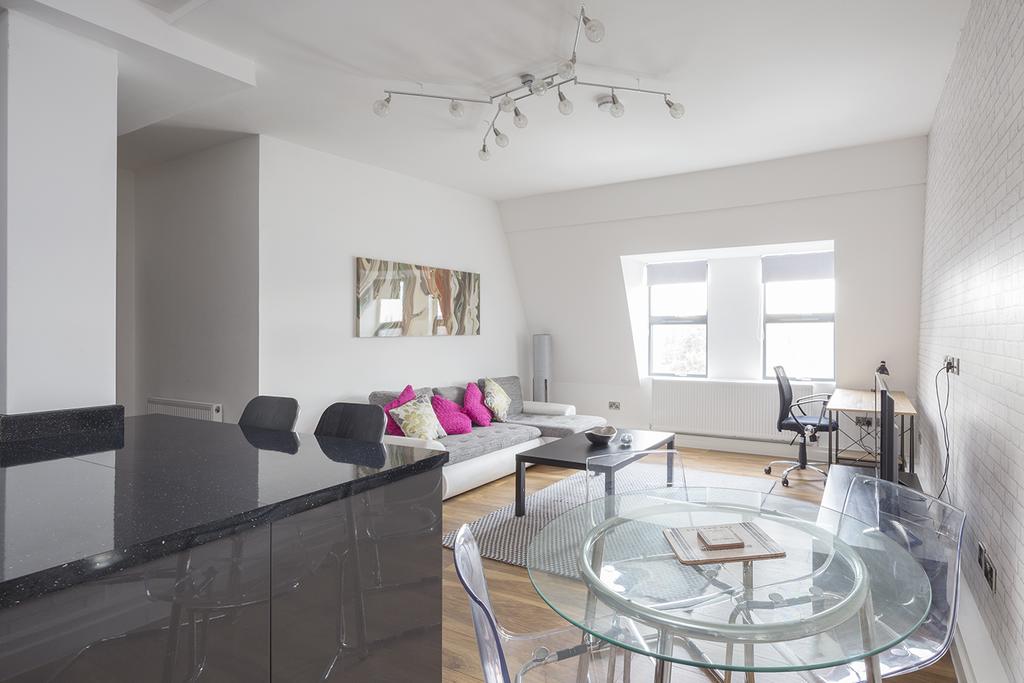 Whether you are looking for short or long term #ServicedAccommodation in Maidstone, Maidstone Kent #CorporateApartments are newly renovated family-friendly two-bedroom apartments which offer you a sleek kitchen area and beautifully decorated bedrooms. ? urban-stay.co.uk