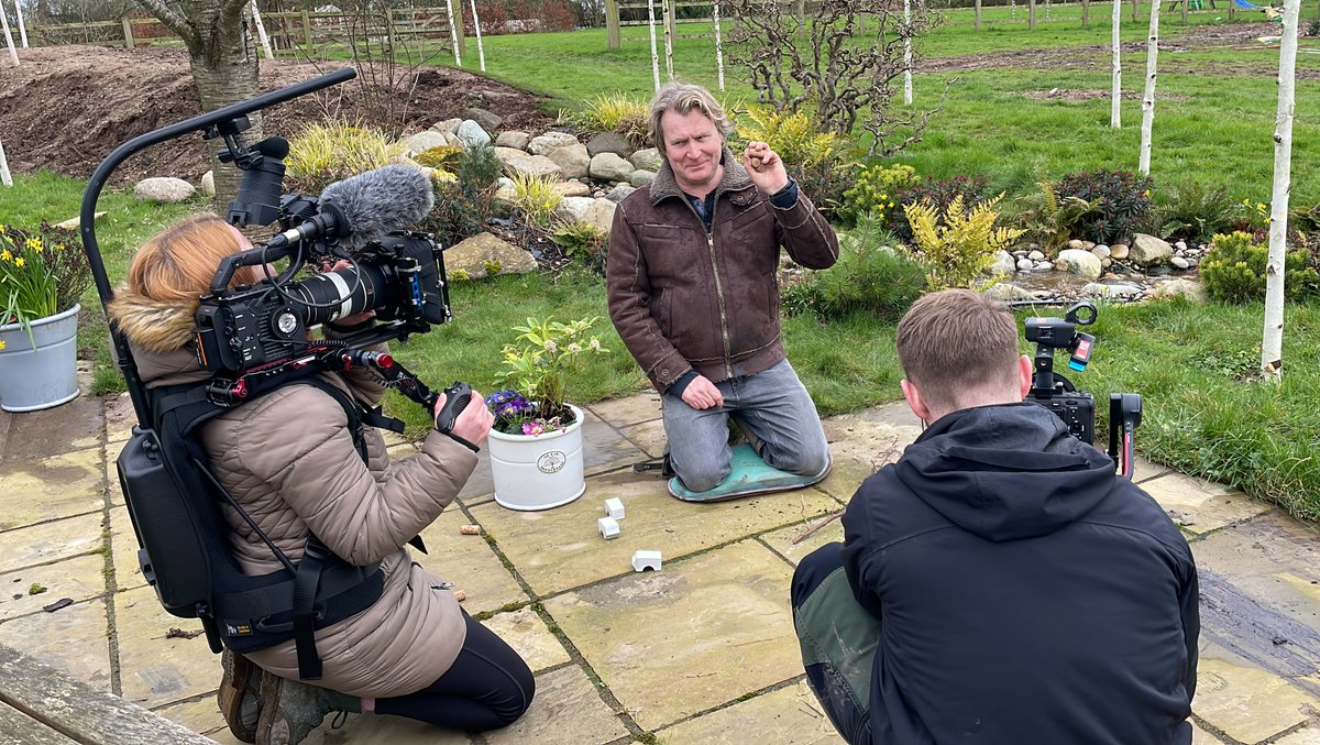 Sacrifices had to be made to share my pot feet hack. 🍷 🍷 🍷 Catch today's episode of Gardening Club on ITVX and for more gardening hacks visit my website daviddomoney.com Happy gardening. . #garden #gardens #gardening #hacks #tips #hintsandtips #gardenhacks