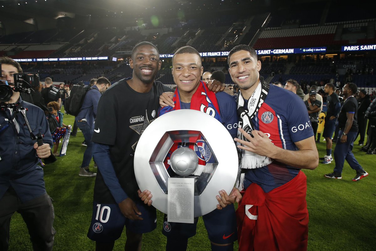 Champions !!! ❤️💙 Merci à tous pour votre soutien incroyable cette saison. On doit aller chercher la Coupe puis repartir la saison prochaine tous ensemble et plus forts ! ALLEZ PARIS !!