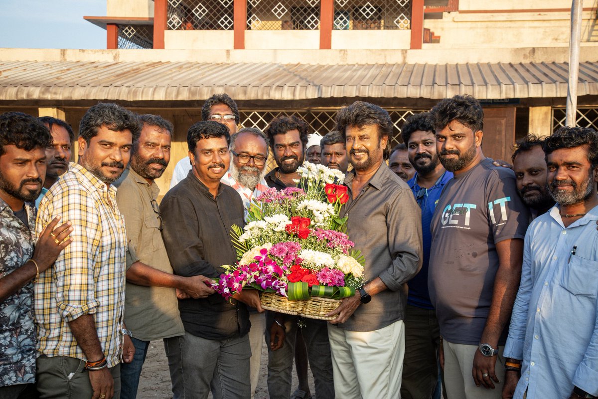 And it is a wrap for our Thalaivar! 🎬🌟 Superstar @rajinikanth completes filming his portion for Vettaiyan. 🕶️ 🤩 @LycaProductions @tjgnan