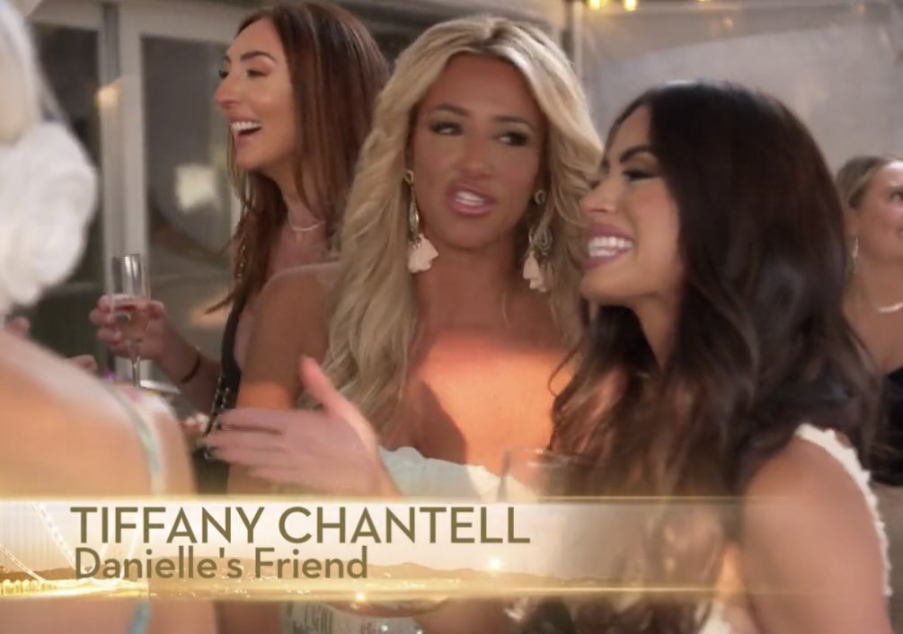 Our first group interactions with Kayla and Tiffany this episode! I really hope we get to see more of them and they don’t just get the Michelle Pais treatment🥲 #RHONJ