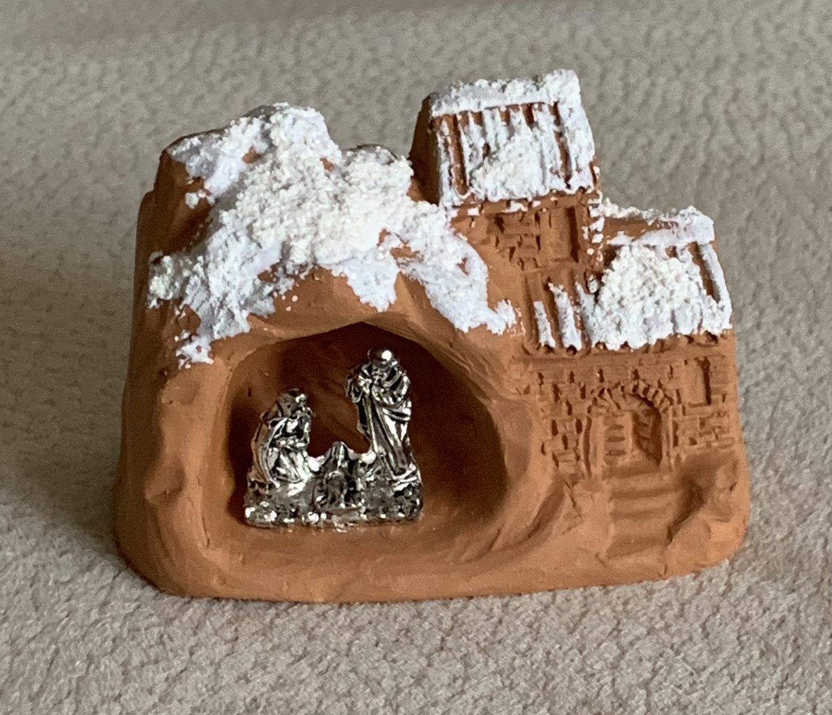 A nice tiny #Nativity scene in a snow-covered setting. Italy.
#MerryChristmas 

#presepe #Christmas #Xmas #collectibles #catholicX