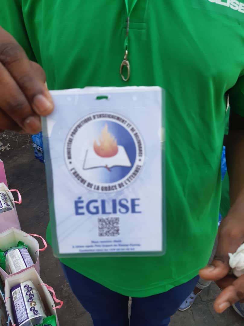 chulbv2023's tweet photo. | ACTUALITÉS | 

Vendredi 10 mai, au Centre hospitalier universitaire de Libreville, 🏥
l’Eglise l’Arche de la Grâce et de l’éternel ⛪️
a effectué un don d’une centaine de  kits naissance pour chaque nouveau-né des maternités du CHUL. 🛍 https://t.co/qxW00a1ZPX
