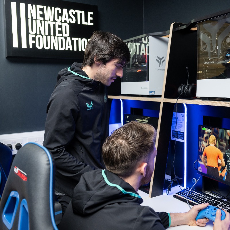 NU_Foundation's tweet photo. Levelling up for the next generation 🎮🙌 

#NUFC's Sandro Tonali and Mark Gillespie recently visited our esports room to meet students exploring their future through STEM learning.