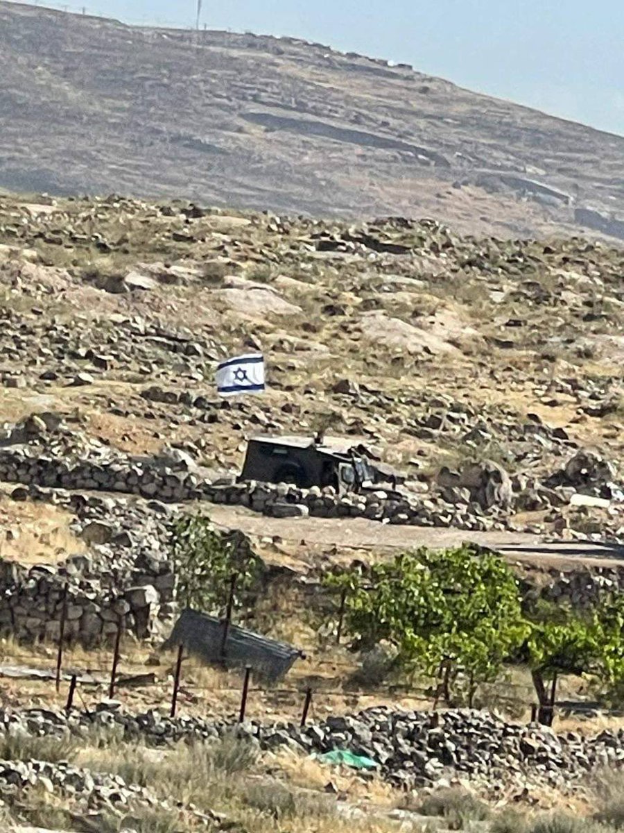 🚨 Local sources: Confrontations broke out with the occupation forces in the archaeological ruin in the town of Tuqu', southeast of Bethlehem.