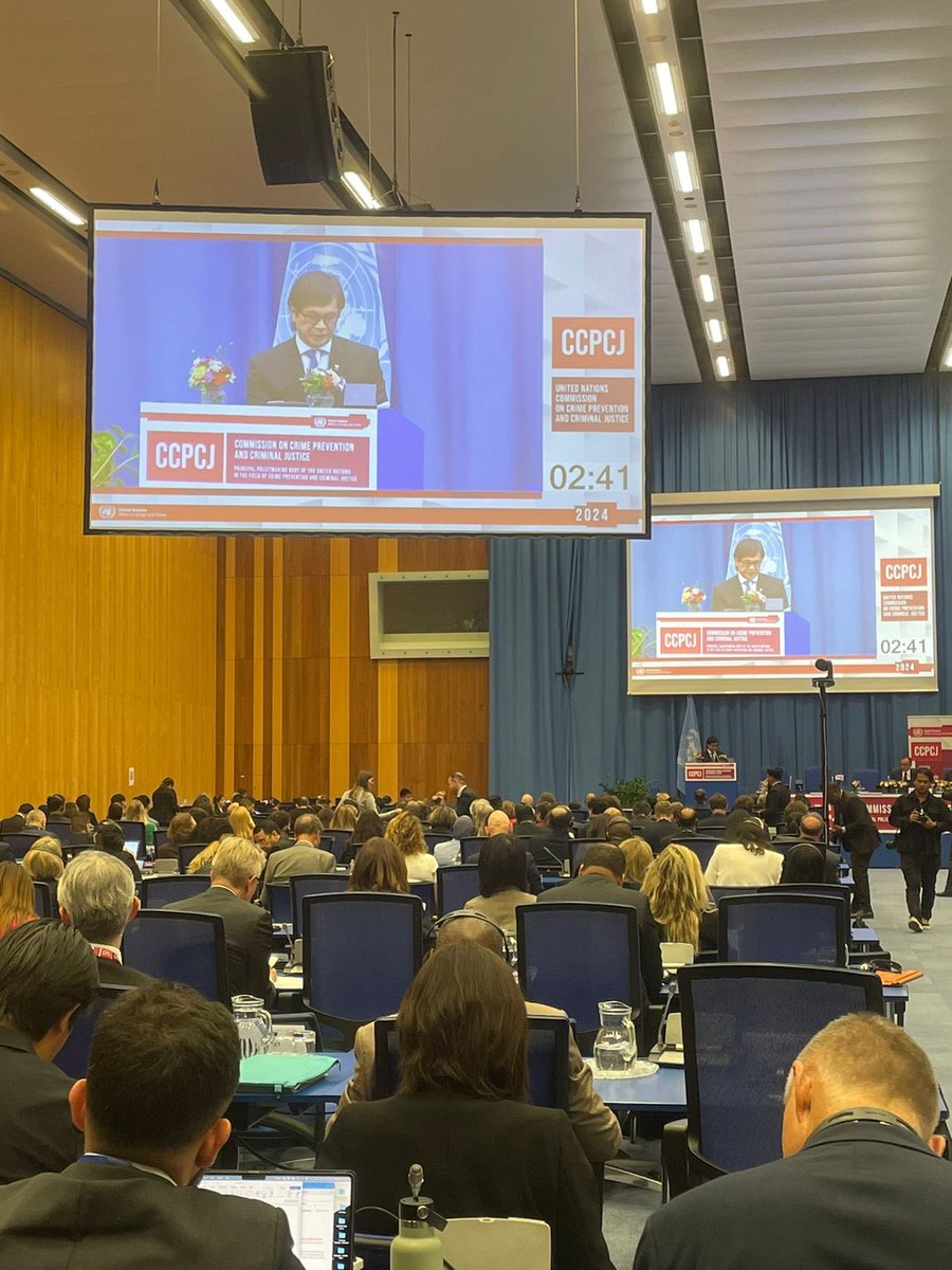 🇵🇭 <a href="/DILGPhilippines/">DILG Philippines</a> Secretary highlighted today multilateralism as key to enhance criminal justice &amp; counter corruption, terrorism, cyber &amp; organized crime at 33rd @CCPCJ Plenary <a href="/UNODC/">UN Office on Drugs & Crime</a> Hq. Focus on police responses that preserve human life &amp; boost collaboration
#CCPCJ33