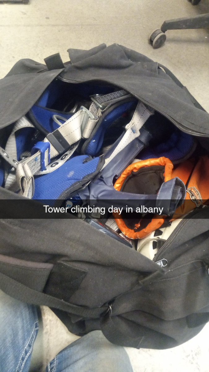 ziggyrocks2848's tweet image. Headed to Albany to climb a tower 🗼.   #celltowers  #bluecollar  #celltech  #climber  #celltowerclimber  #celltowertech