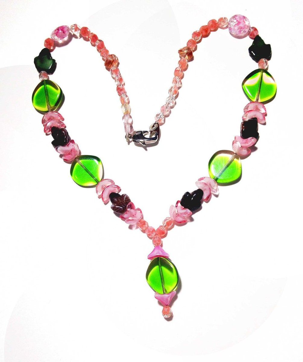 Vintage Glass Pink and Chartreuse Beads Necklace, Spring Flowers Motive Jewelry #giftforher #CCMTT #shopsmall @hvaradhan beadednecklaceshoppe.etsy.com/listing/596158…
