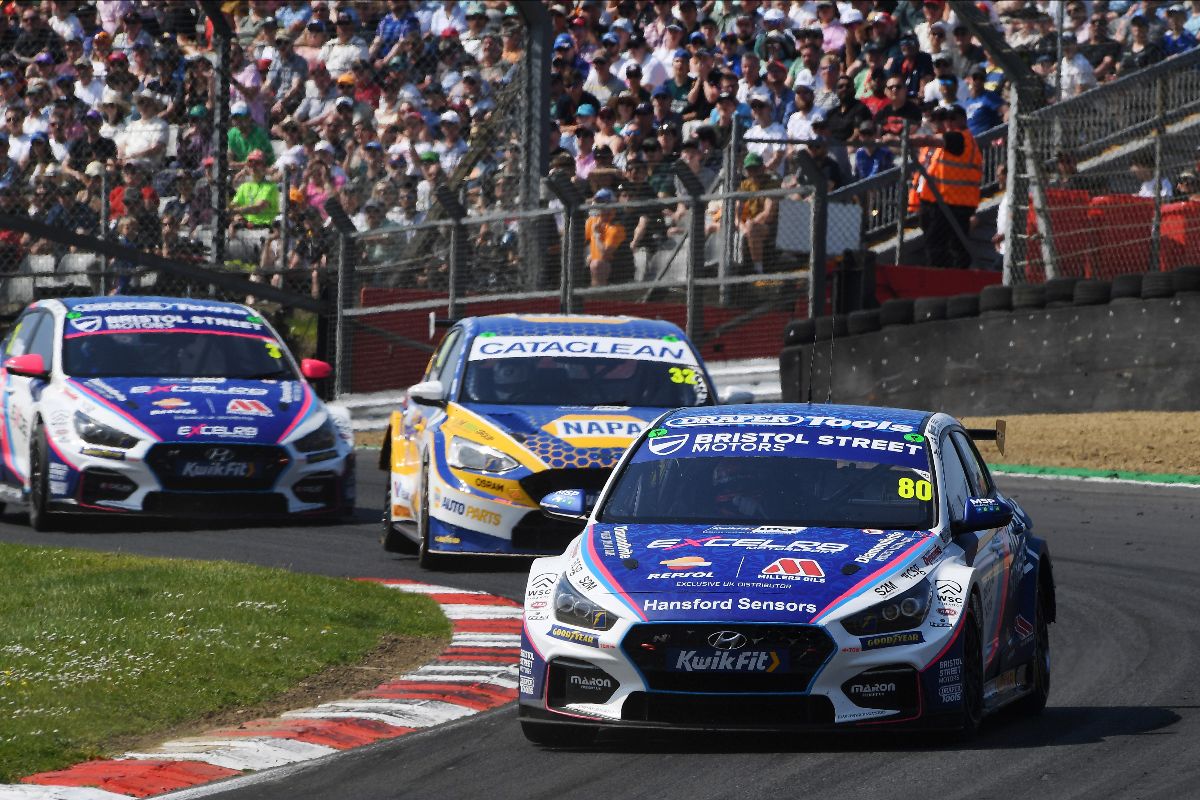 🏁 Team Bristol Street Motors made it three wins for the season at Brands Hatch as a new name took to the step of a BTCC podium for the first time. Check out the latest update: bit.ly/4bAWIvu @Excelr8M #BristolStreetMotors #EXCELR8Motorsport #Motorsport #BTCC