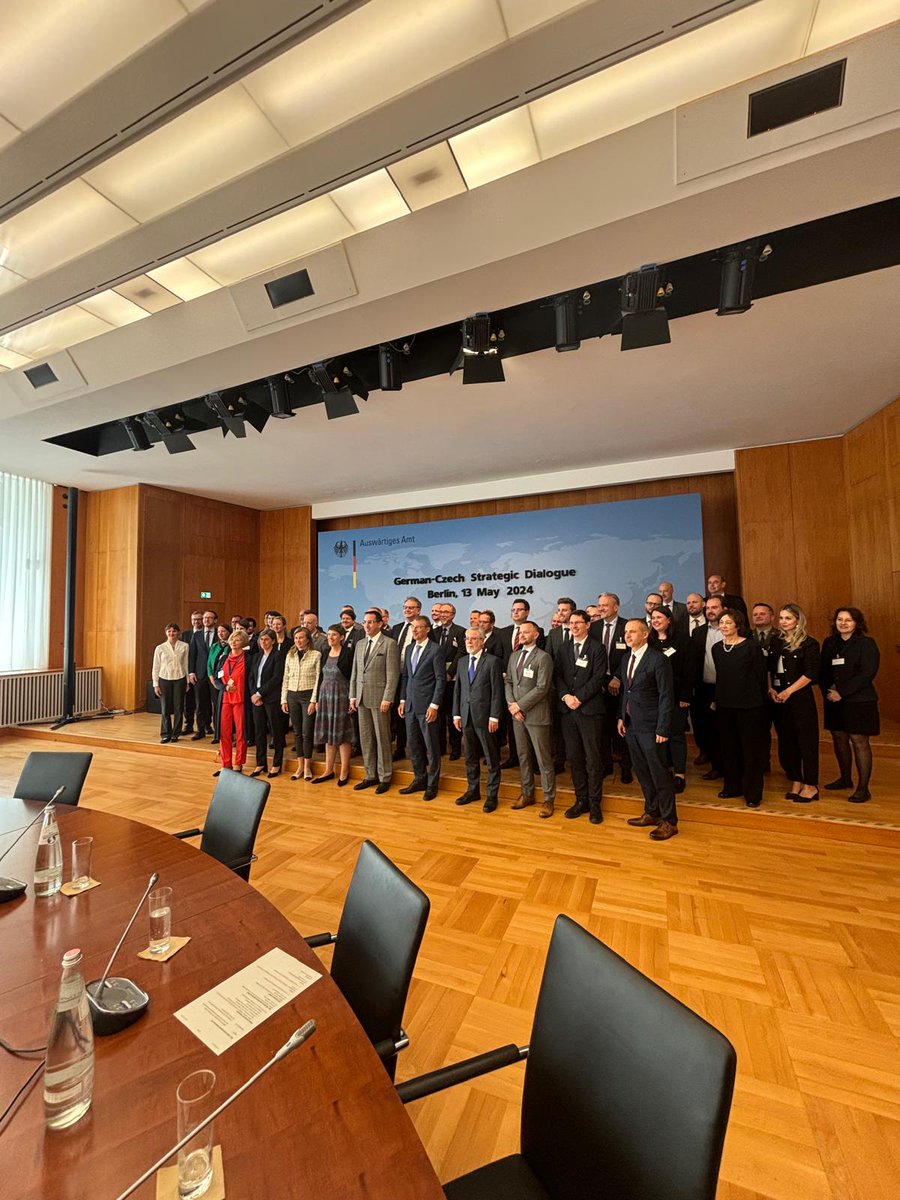 CZinBerlin's tweet photo. Heute trafen im @AuswaertigesAmt in Berlin mehrere Arbeitsgruppen des Deutsch-Tschechischen Strategischen Dialogs zusammen unter der Leitung der Staatssekretär*innen @AnnaLuehrmann und @HonzaMarian und der Europa-Sektionsleiter*innen Sibylle Sorg @GERonEurope und @JKurfuerst. https://t.co/mq3eEFRKY9
