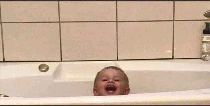 Thapi_eve's tweet photo. @Thobile56667005 @Dexigner2 Tell me why am i reading this comment with her mejesty voice 🤣🤣🤣🤣🤣🤣💀💀💀💀💀😵😵😵 https://t.co/4wtvsep5zM
