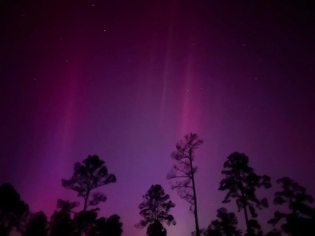 Spectacular Sight Over Jacksonville! This weekend, Cheryl from our NFL team captured these breathtaking images of the #NorthernLights. Witnessing such a powerful G5 #geomagneticstorm this far south was a rare treat, lighting up the night sky across the US and here in Florida. 👀