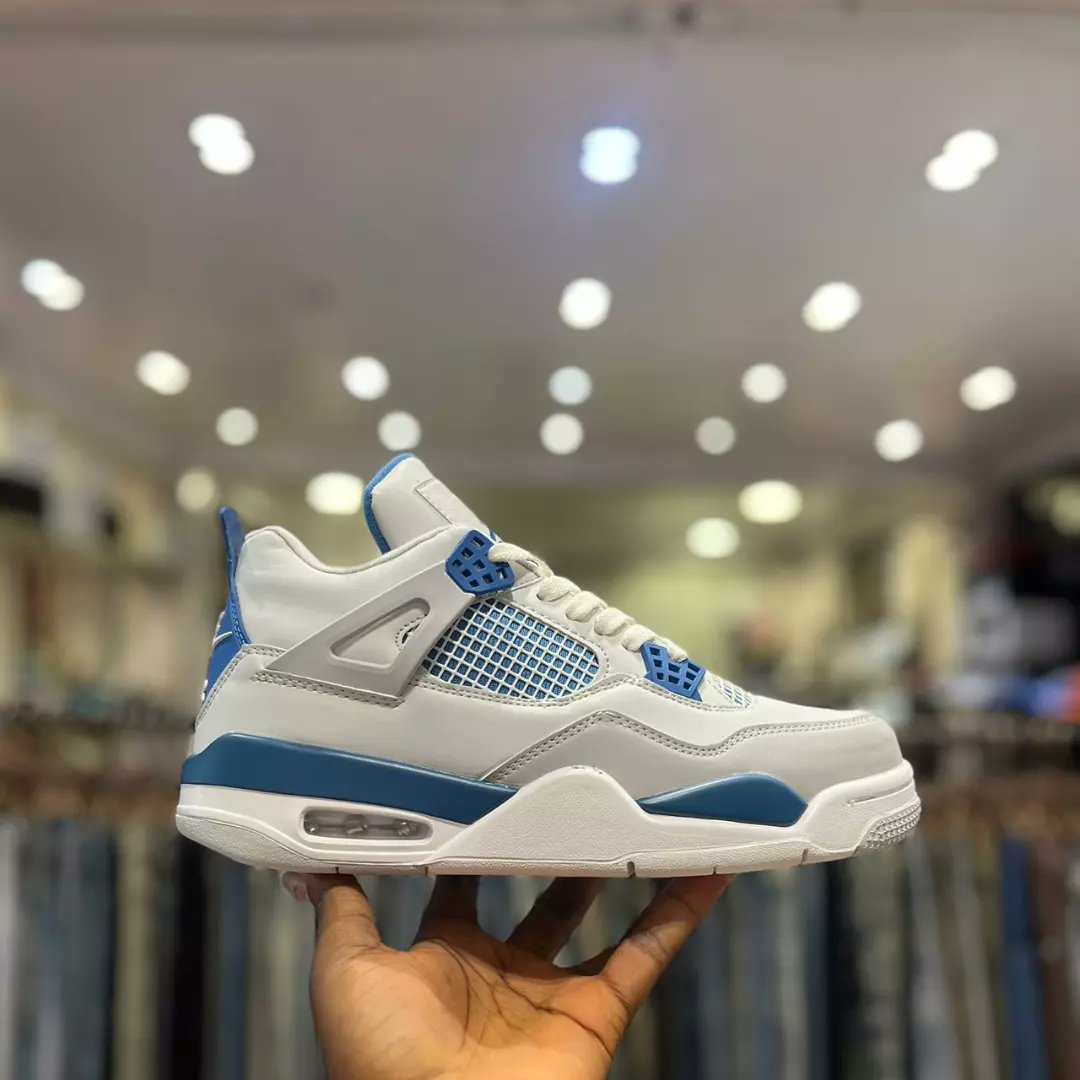 The Air Jordan 4 Industrial Blue with precision and balance 🔥. #matura2024 #blockout2024 #Sismo #TrendingNow #fashionstyle #fashiontrend