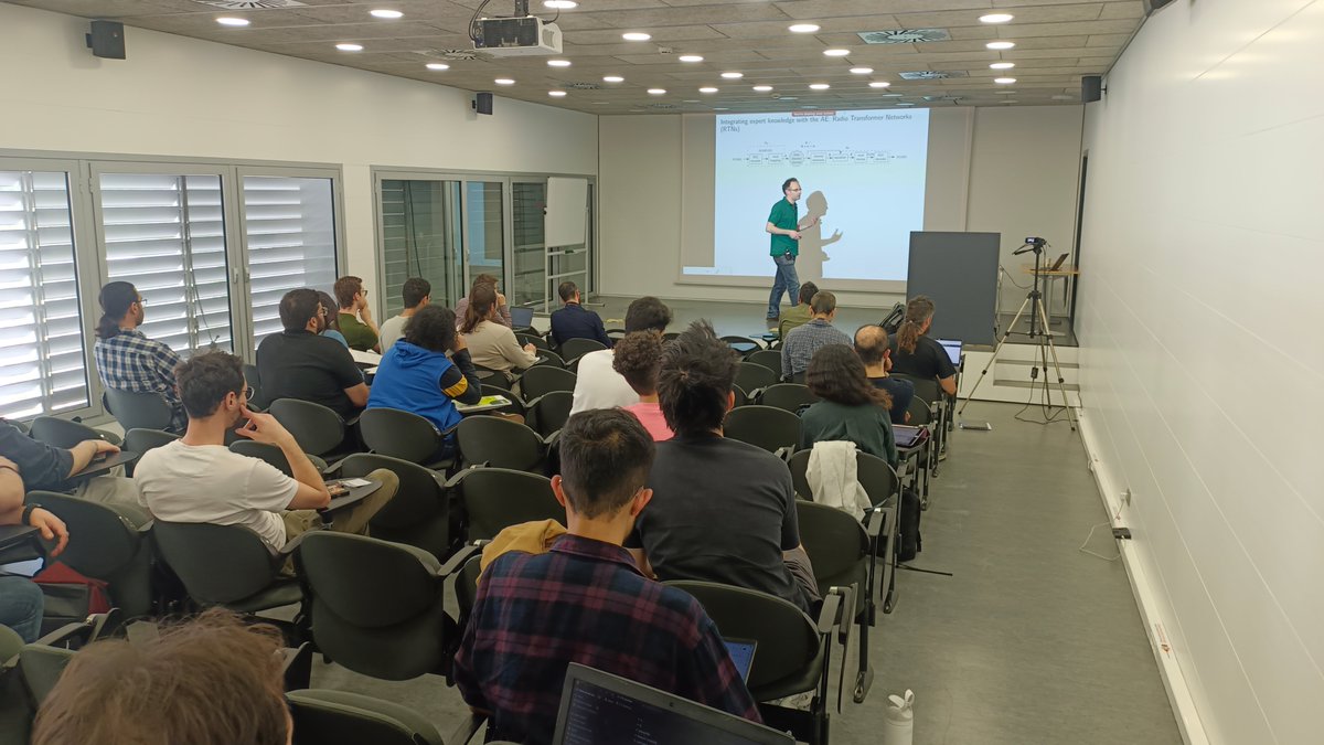 Dr. Adriano Pastore, senior researcher at CTTC, hosts the first talk of #TelecoRenta's International Student Workshop: an overview of Machine Learning for Signal Processing and Coding in Communications @TelecoRenta @iCERCA #CTTC