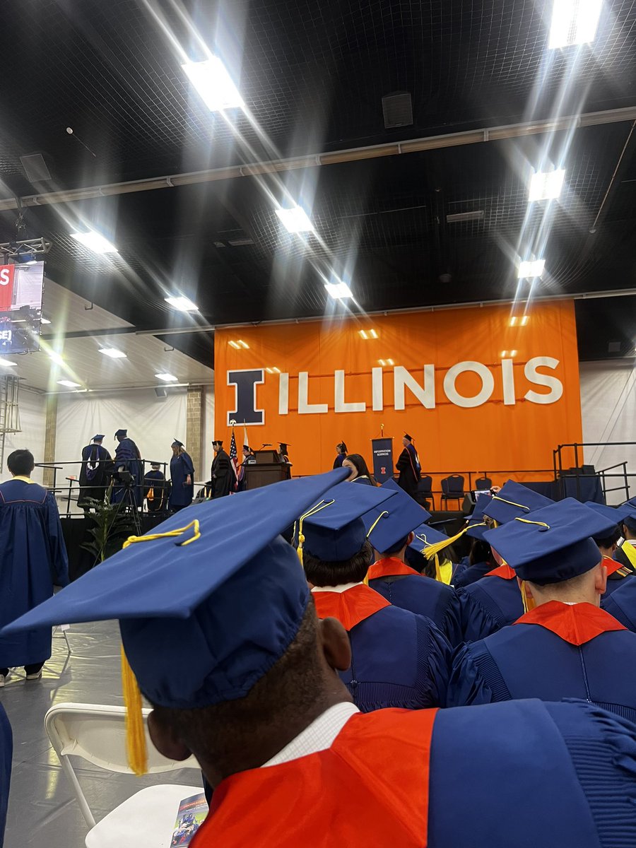 heyyy…. just graduated from uiuc yesterday!!!!!! 😙😙