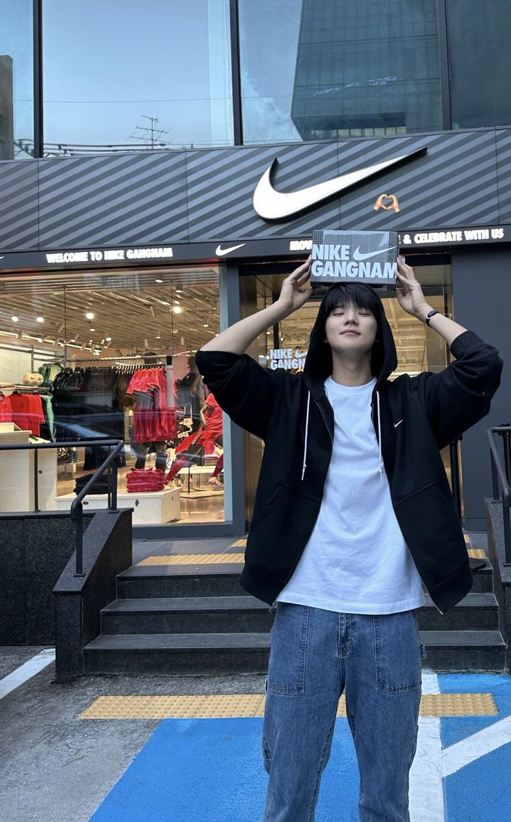 sangmxnnn's tweet photo. Pov: shopping date with you 🫶🏻 https://t.co/vnFKUhkHge