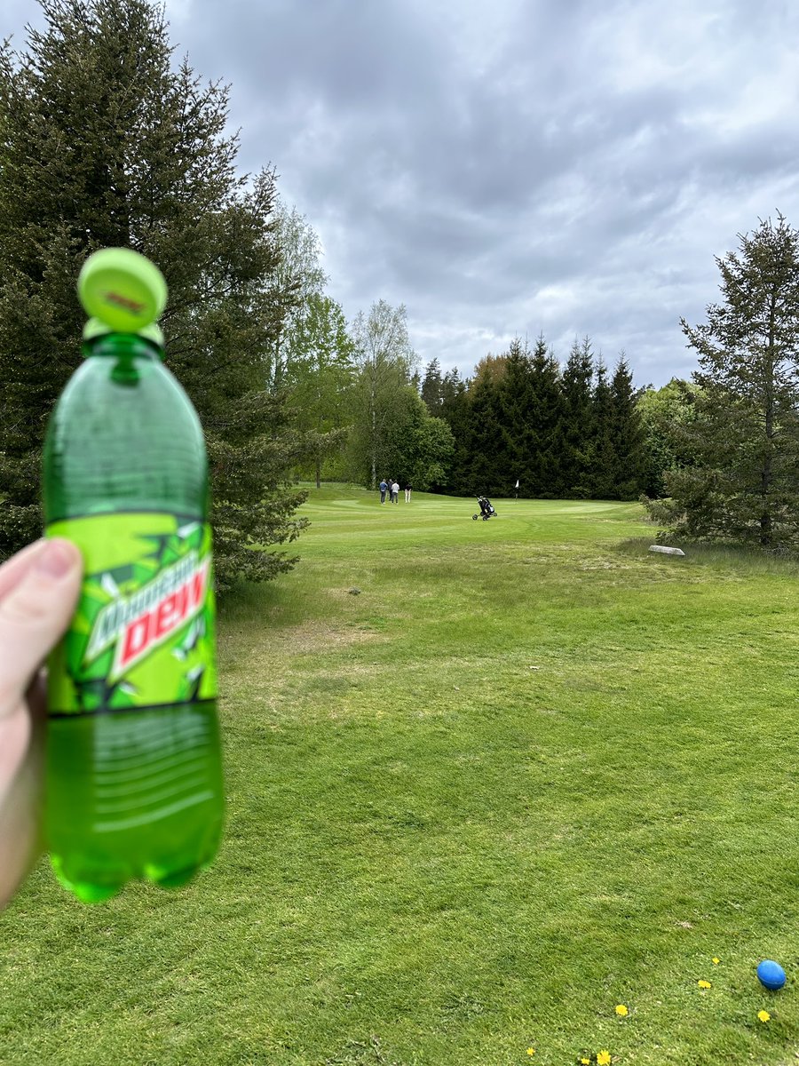 Nothing like a dewski on a golf course in Latvia @MountainDew