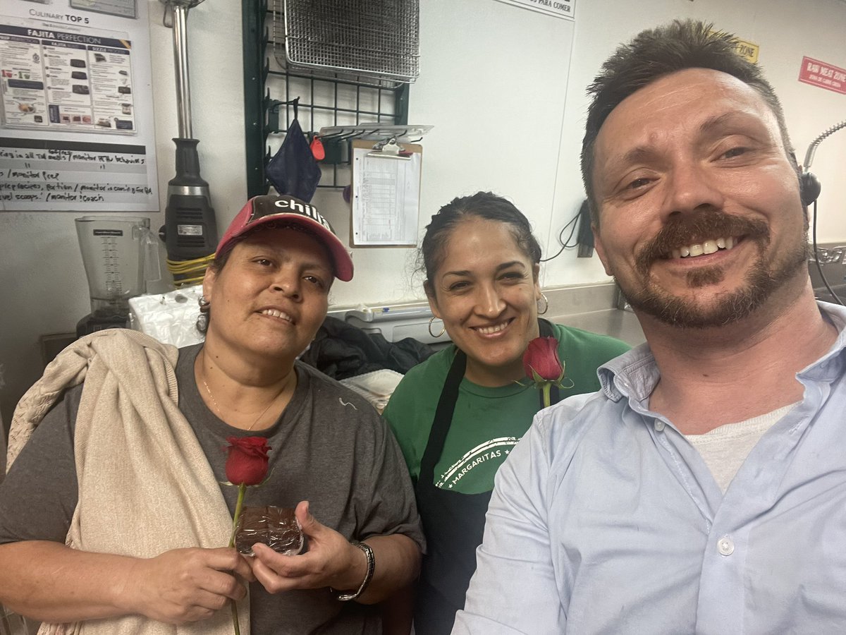 Spent some timeout to make our Chilihead mothers feel special and appreciated on a busy Mother’s Day! Thank for all your hard work! 🌶️❤️🫶 #ChilisLove #ChiliheadCommitment