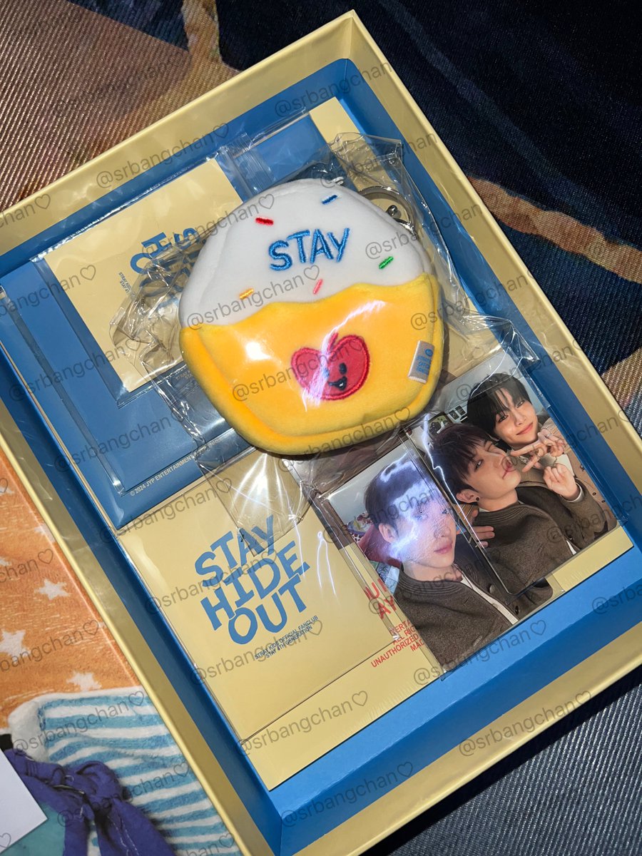 wts — stray kids 4th gen fanclub “stay hideout”

— will get all in “red circle”
— price : RM230 inc postage to wm (em: +RM7)
— never open (all in good condition)
— can nego a bit if srs buyer & fast payment

💌 dm to buy!
❌ joy buyers = block
✅ reserve with depo

#pasarskz