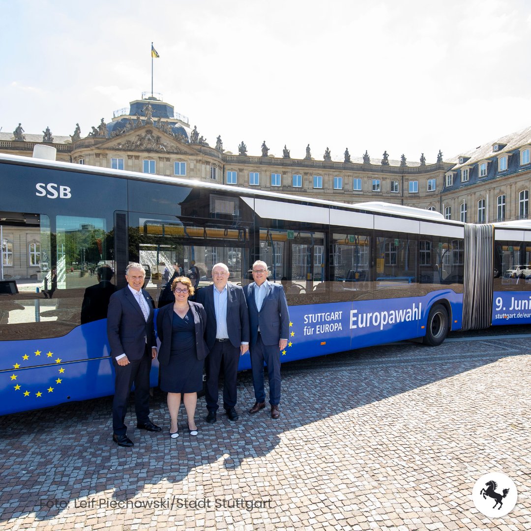 Neben einer Reihe von Veranstaltungen wirbt bis 9. Juni der europablaue #Europabus der SSB für die #Europawahl. Er wird mit dem Schriftzug „#Stuttgart für #Europa“ auf der Innenstadtlinie 42 fahren. ℹ️ Weitere Infos zur Europawahl finden Sie unter stuttgart.de/europawahl-2024.